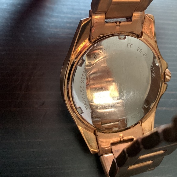Fossil rose gold watch - Picture 4 of 4